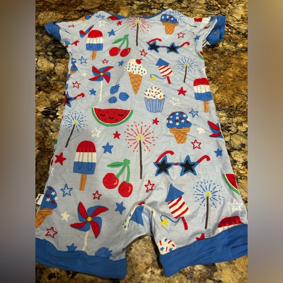 Little Sleepies Stars, Stripes & Sweets shorty 6-12 months - Picture 2 of 3
